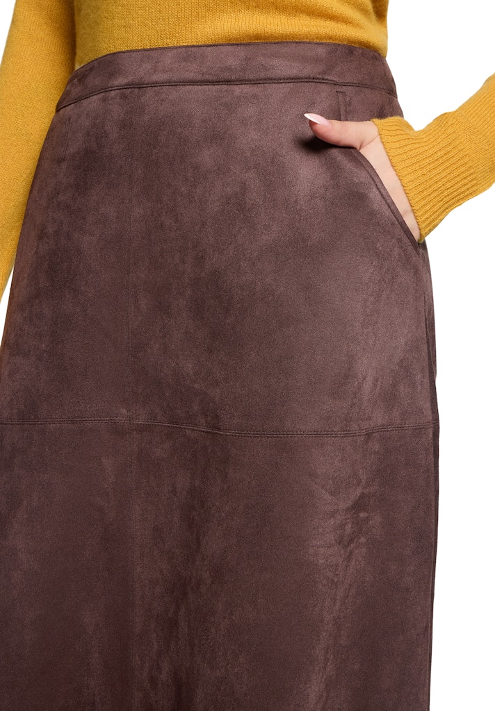 חצאית מידי חומה במראה עור