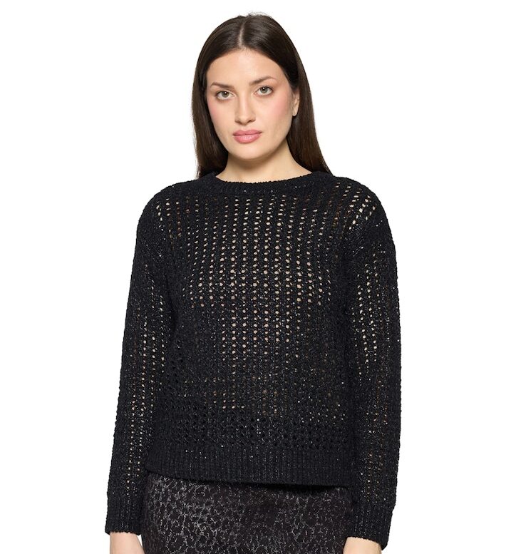 סריג שחור מחורר במראה קליל