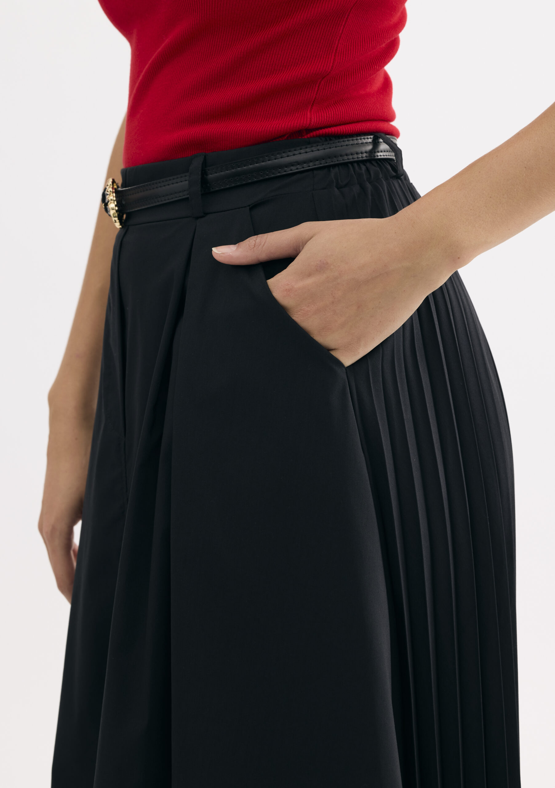 חצאית מידי פליסה בגזרה נשפכת