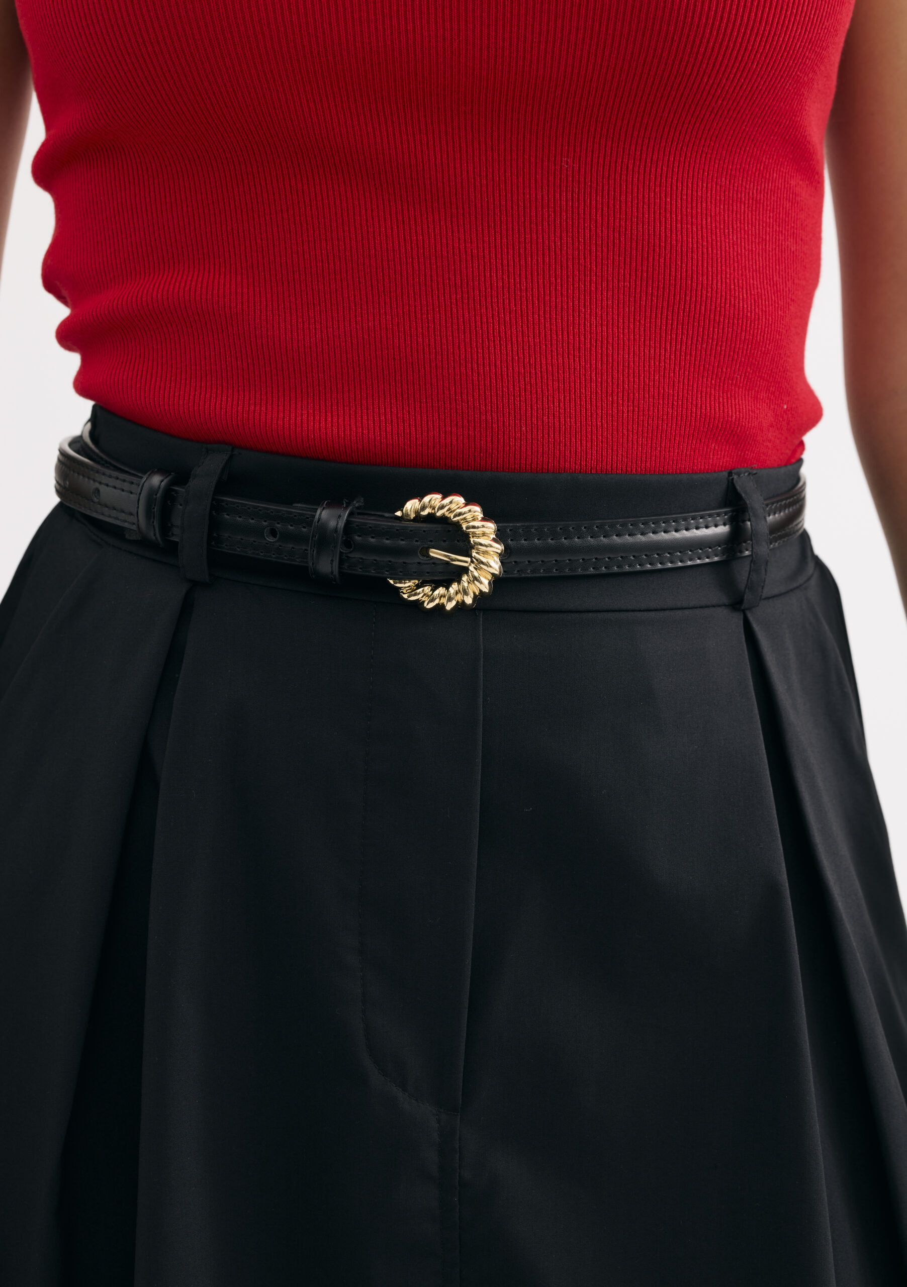 חצאית מידי פליסה בגזרה נשפכת