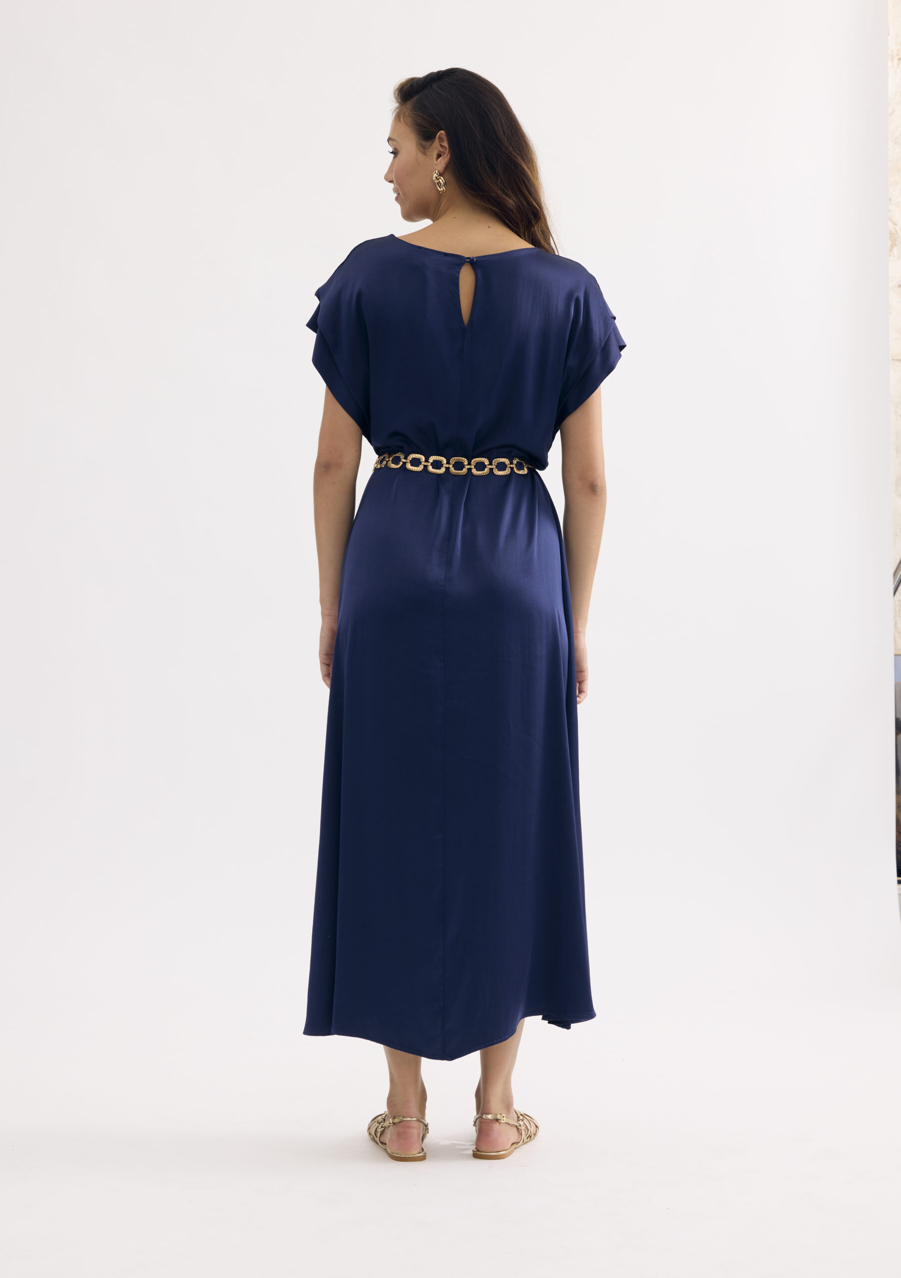 שמלות מקסי כחולה עם חגורה מקושטת