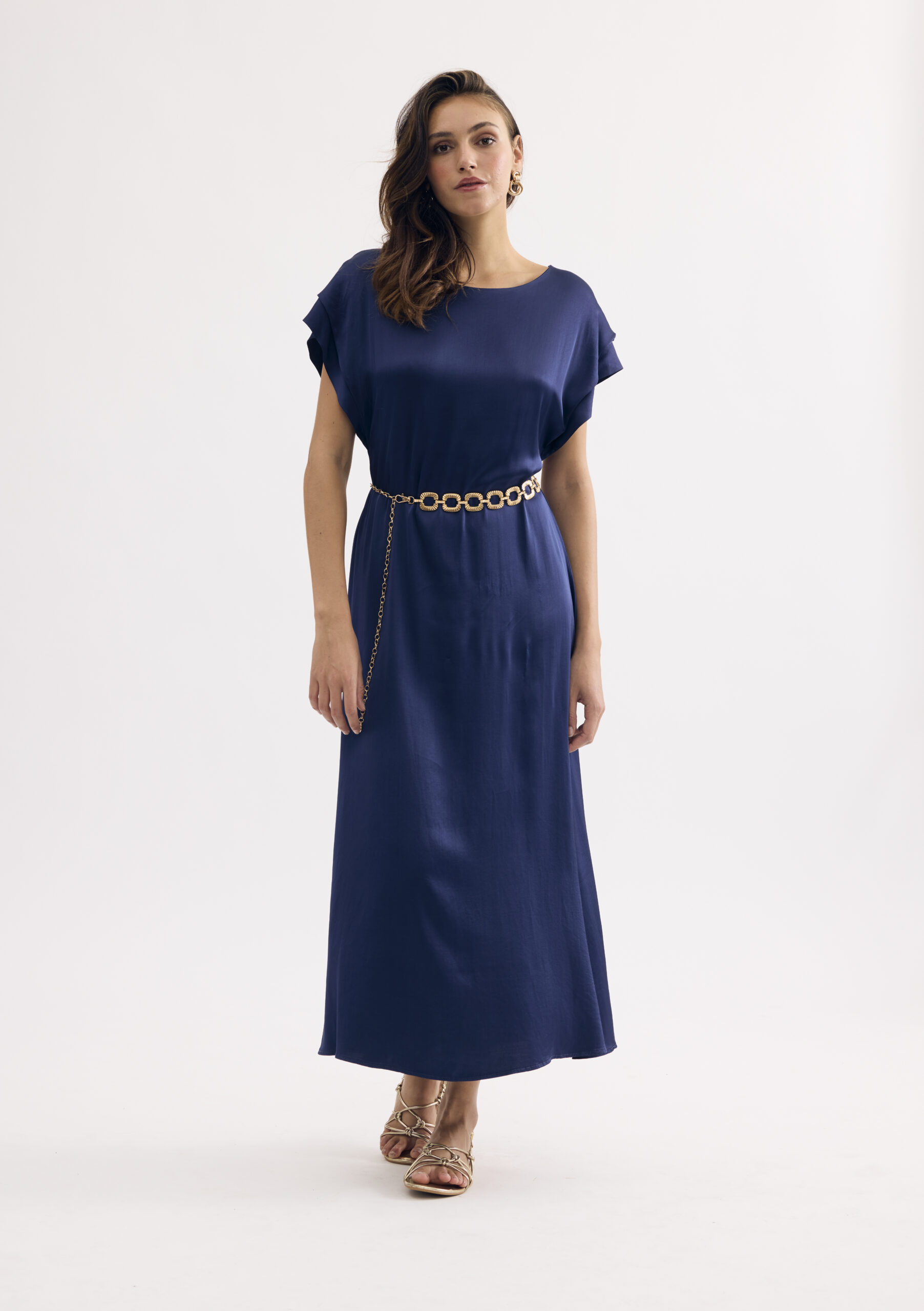 שמלות מקסי כחולה עם חגורה מקושטת