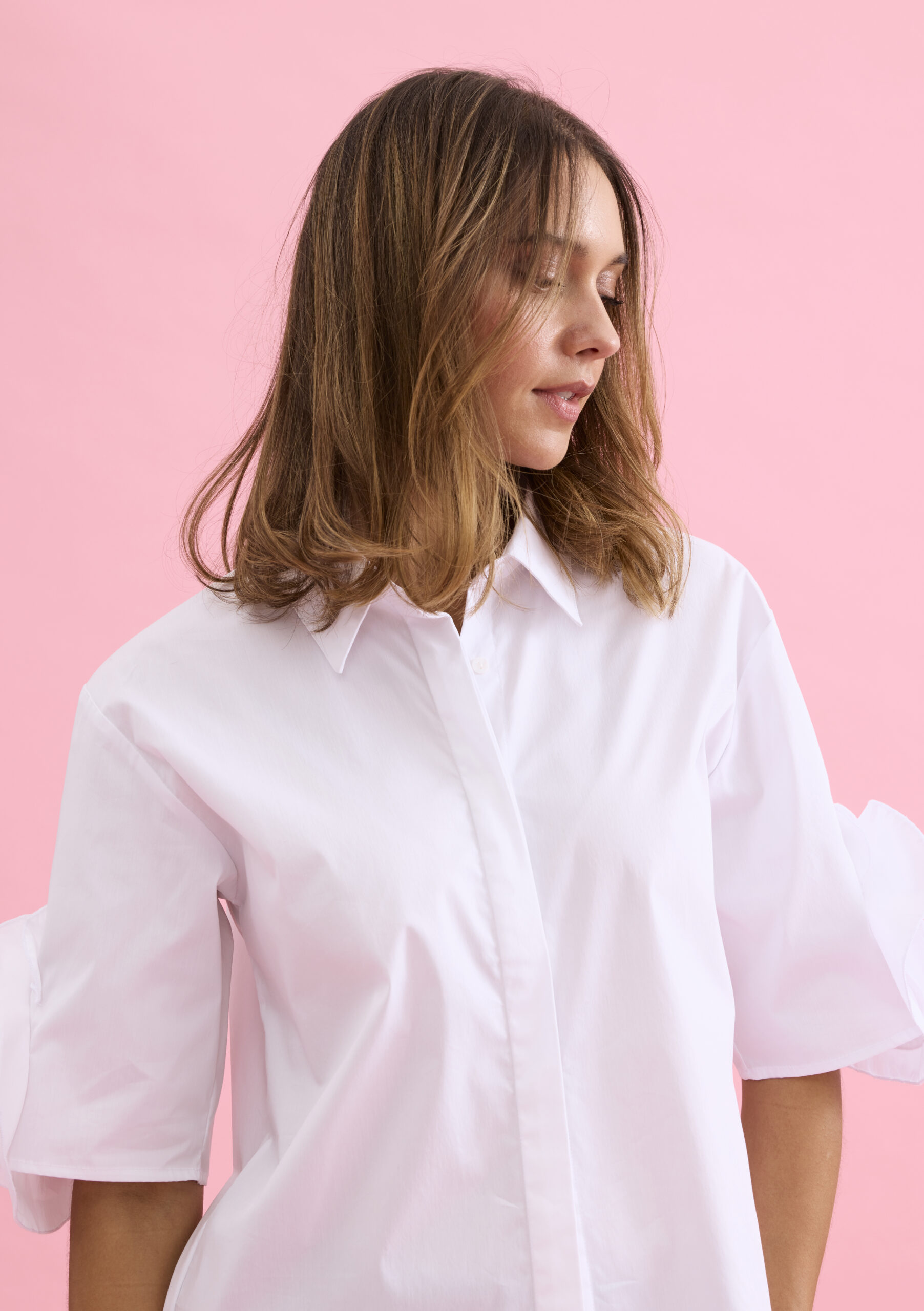 חולצת כפתורים עם קשירה קדמית ועיטור פרח