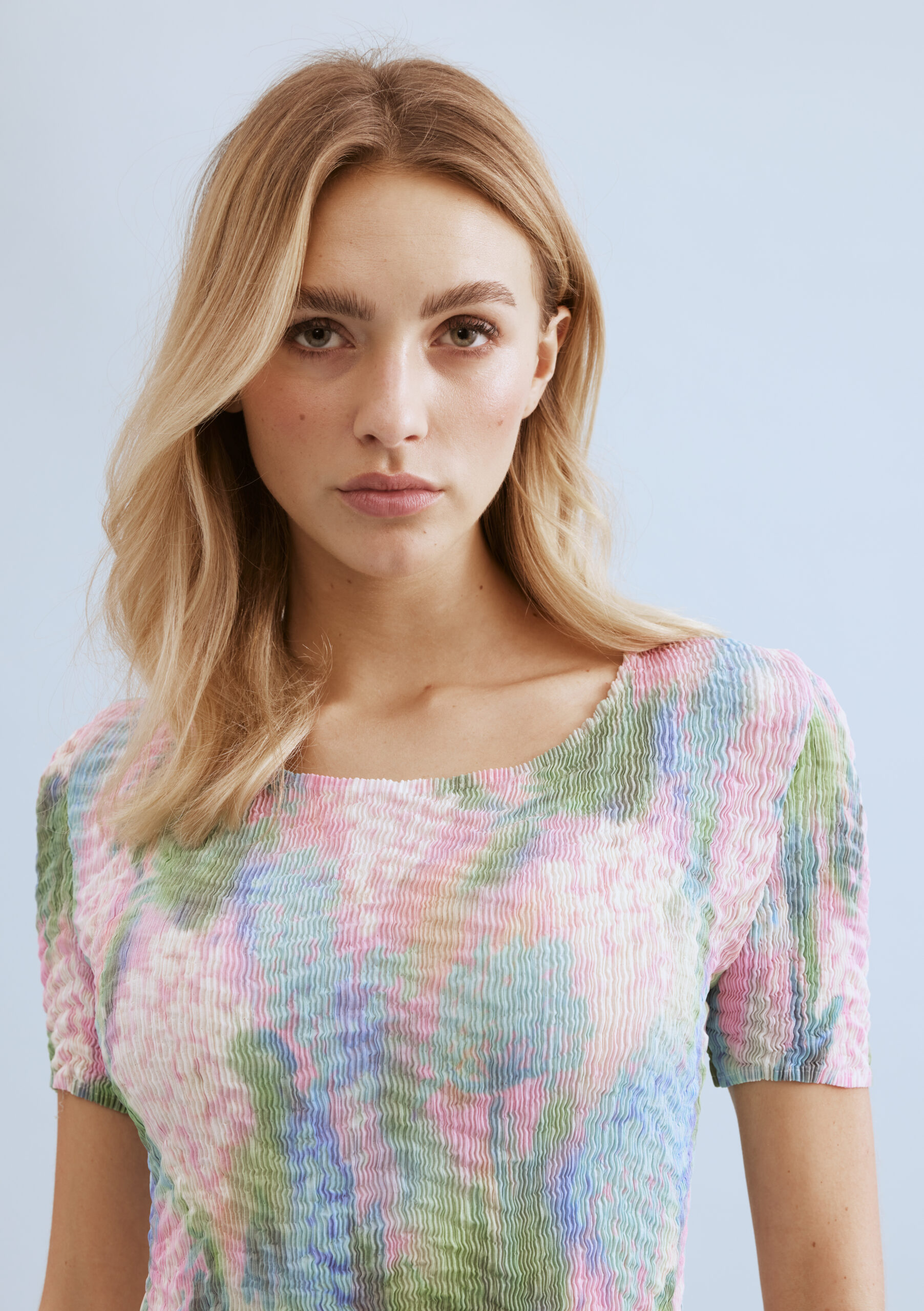 שמלת מקסי פרחונית עם גזרה רכה