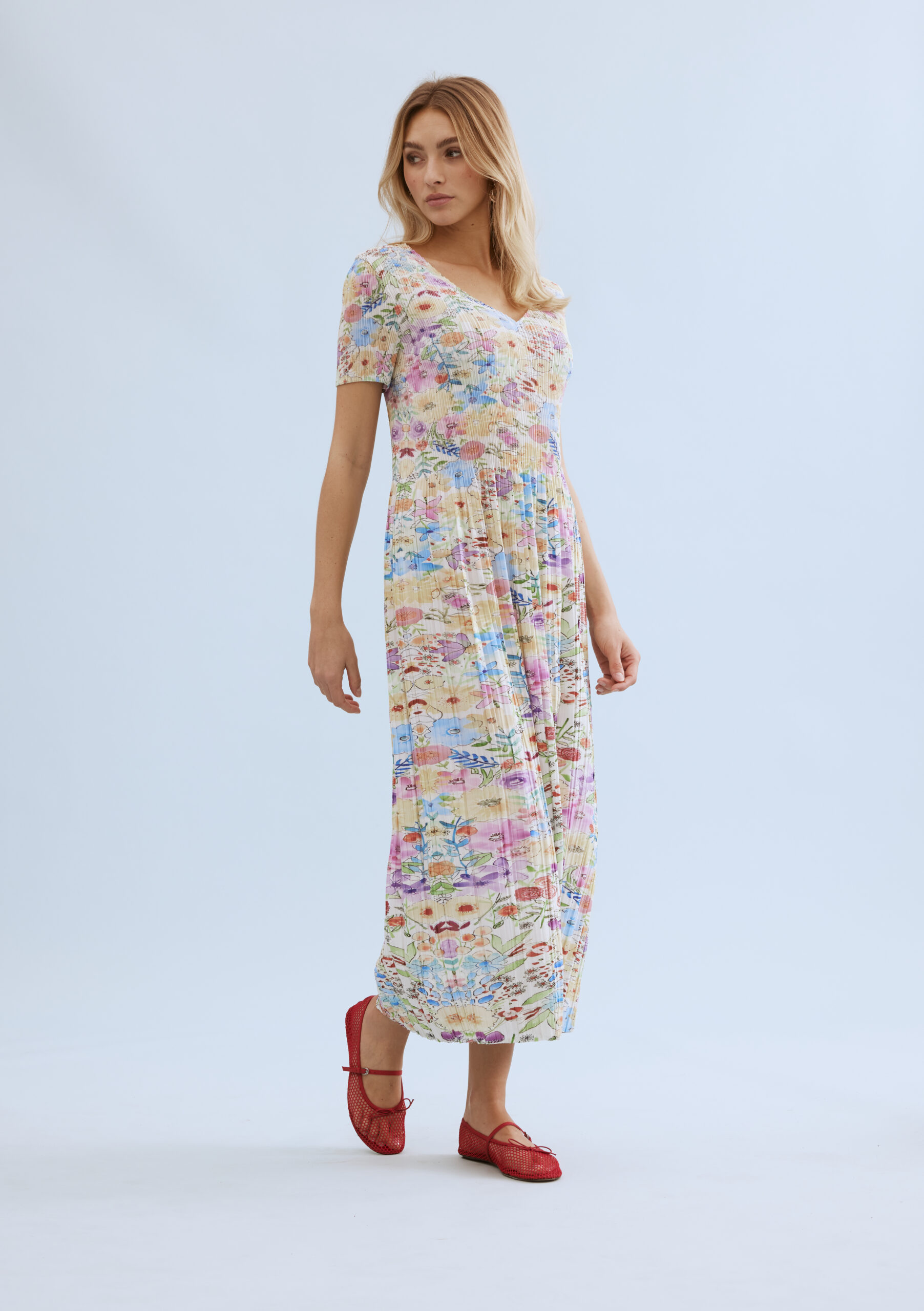 שמלת מקסי צבעונית עם הדפס פרחוני