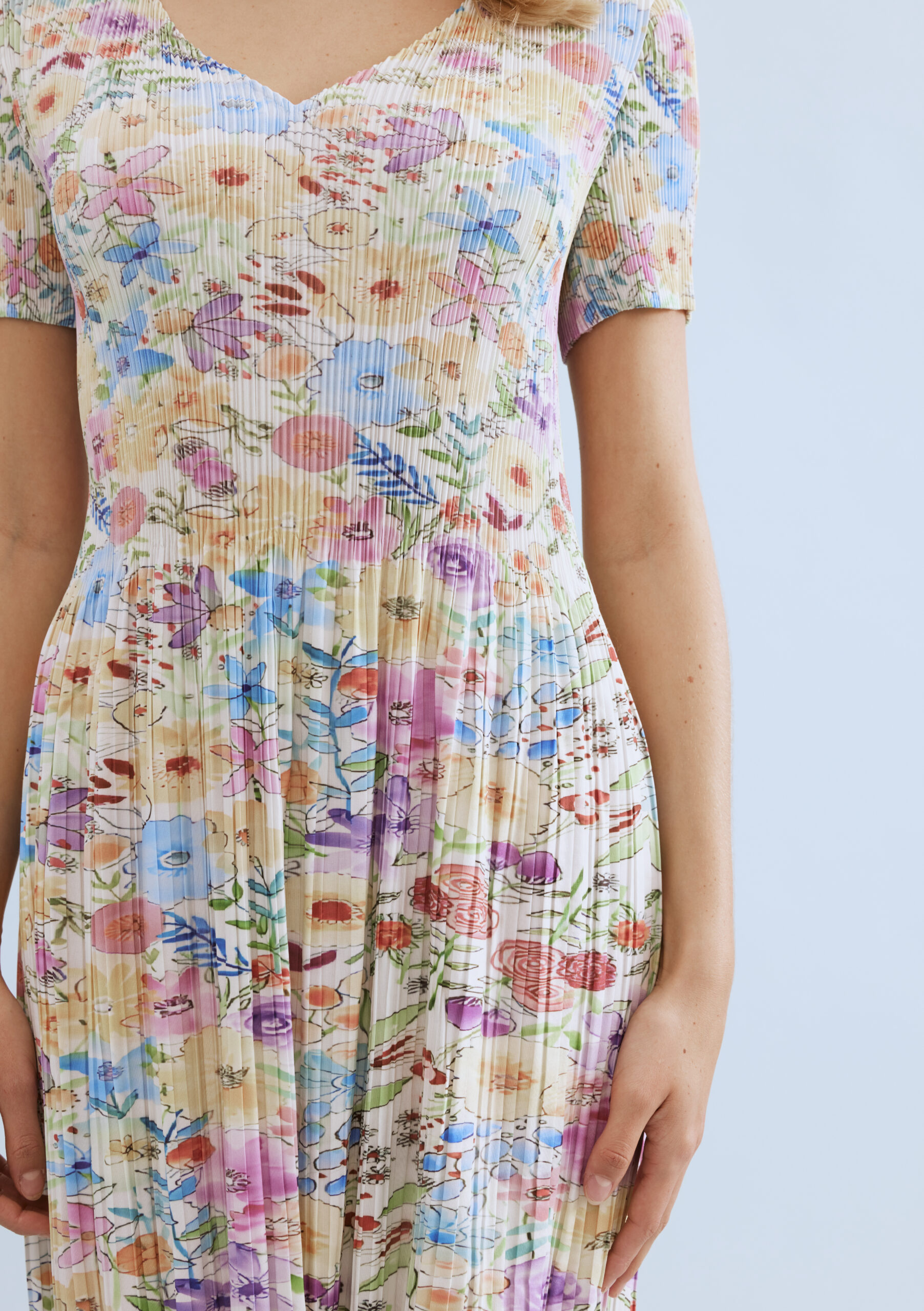 שמלת מקסי צבעונית עם הדפס פרחוני