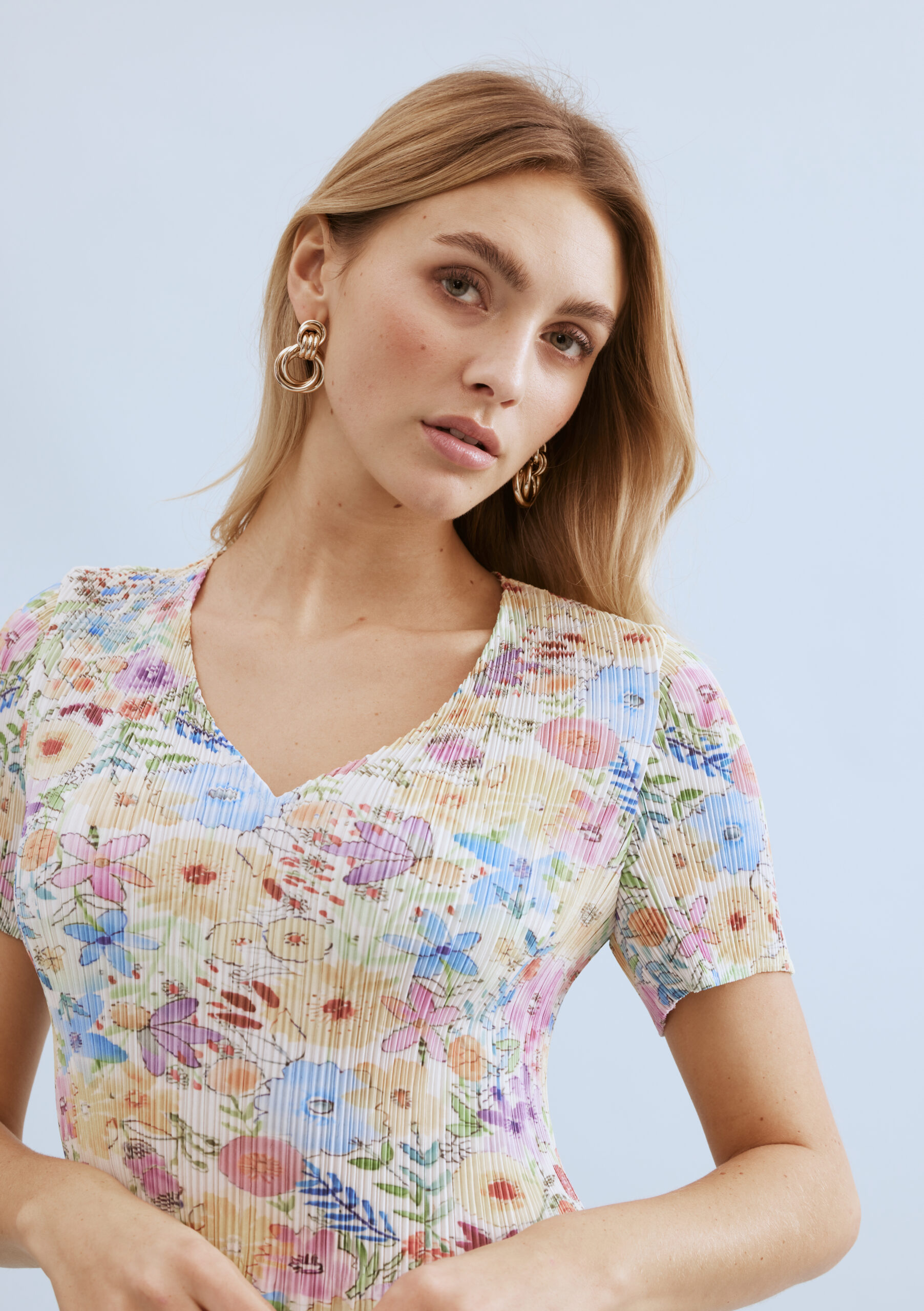 שמלת מקסי צבעונית עם הדפס פרחוני