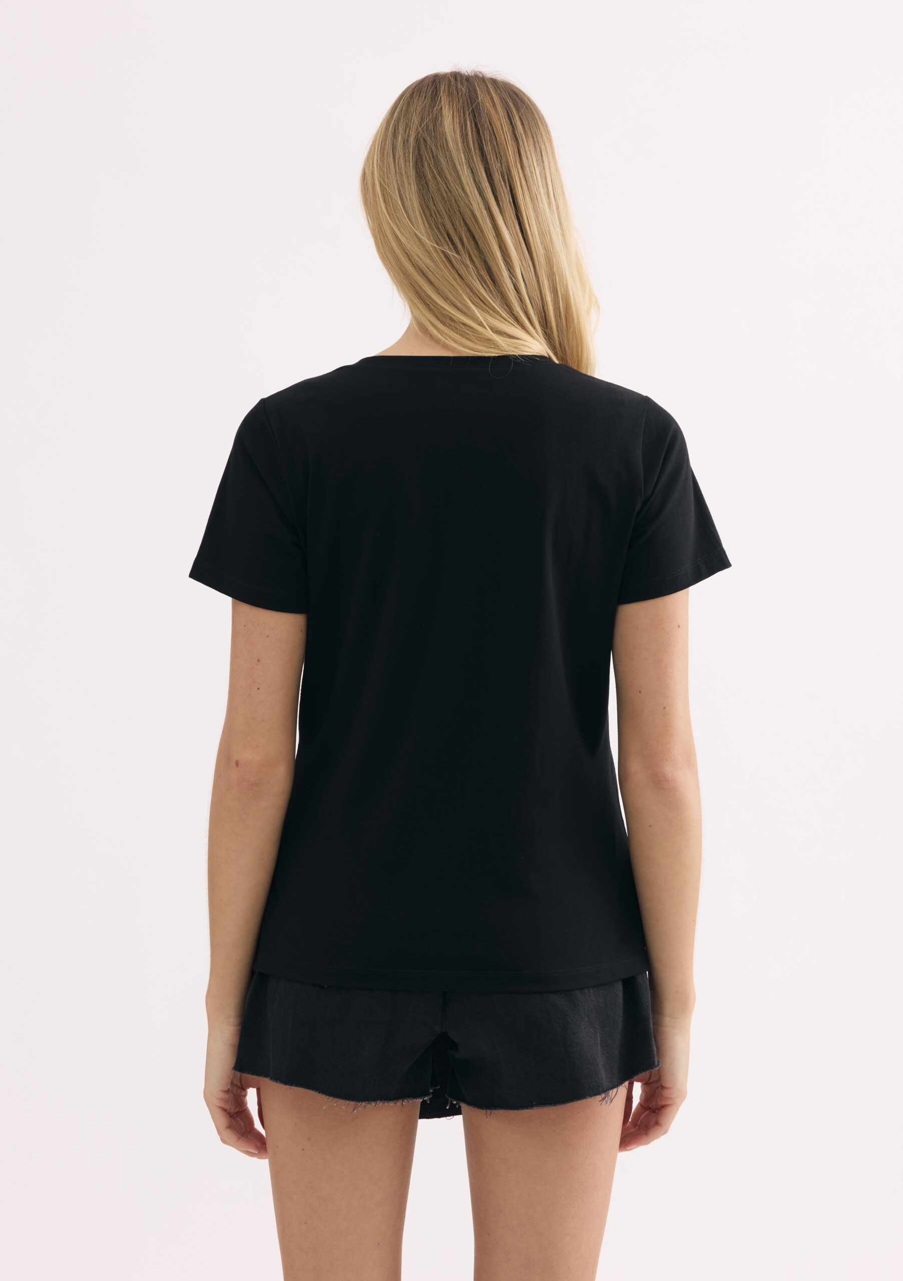 חולצת טי שחורה בהדפס זברה גרפי