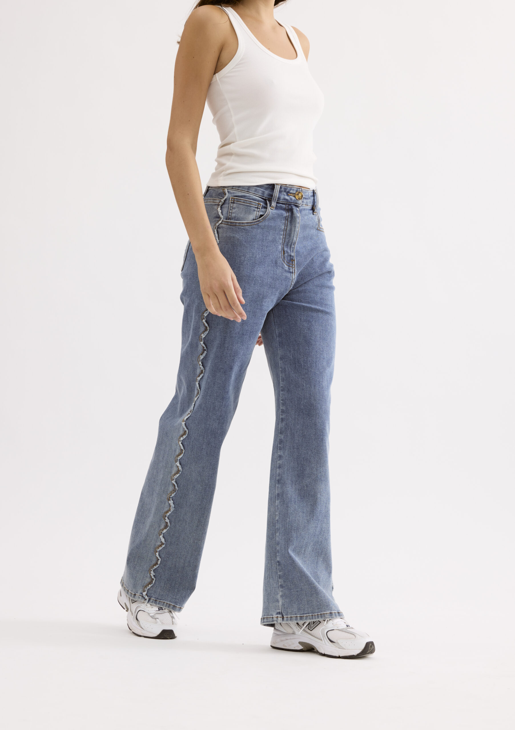 ג'ינס כחול בהיר גזרה רחבה