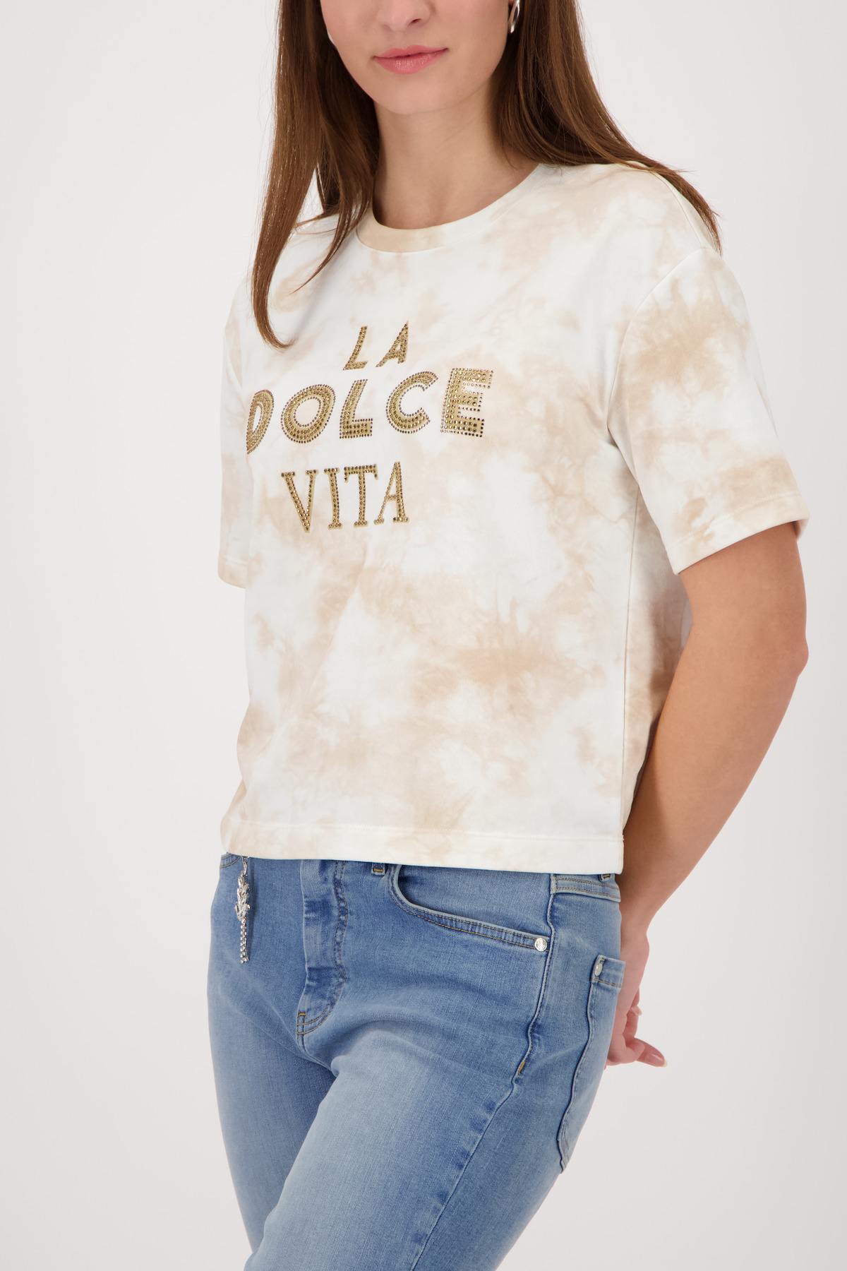 חולצת טי בהדפס כיתוב בגווני בז' La Dolce Vita